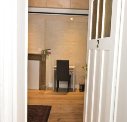Onze-Lieve-Vrouw-ter-Sneeuw House | Comfortable room with terrace European Parliament