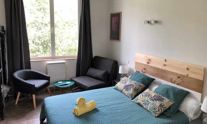 Fougeres - Sevigne Apartment | Comfortable studio - Garden and free parking