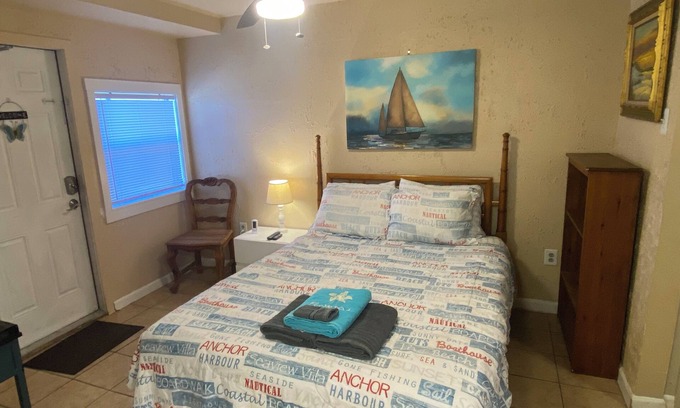 South Palm Park Neighborhood Association Apartment | Comfortable Studio in Downtown Lake Worth Beach