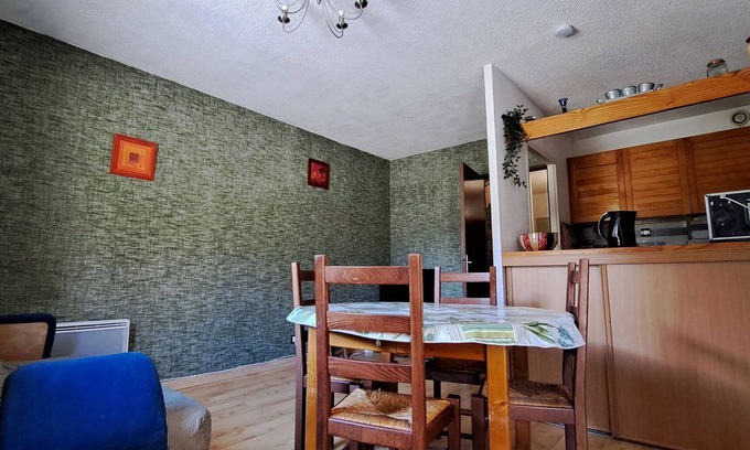 Jausiers Apartment | Comfortable T2 with balcony and parking in Jausiers