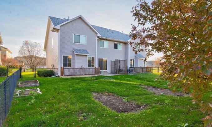 Wickham House | Comfortable townhome in GREAT location!