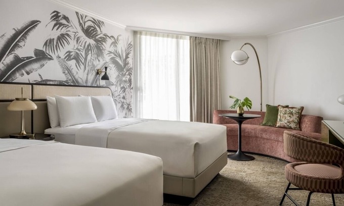 Hunt Club Hotel | Comfortable Family Stay with Tennis, Racquet Sports, and Kids Club Adventures