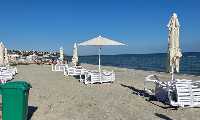 Silivri Villa | Comfortable villa with pool and garden /50 mt from the beach