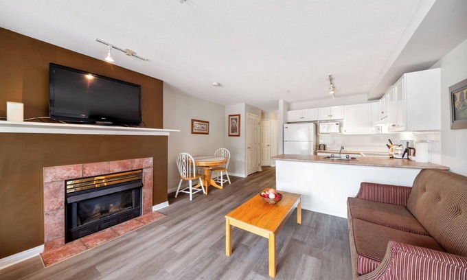 Quail Ridge House | Comforts of Home! Studio With Full Kitchen - 210A