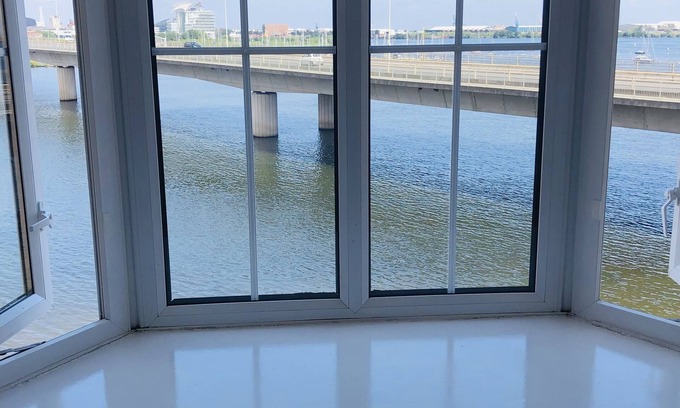 Grangetown Apartment | Comfy 1 Bed Cardiff Bay Flat With Water Views- WiFi, Millenium Stadium Rugby