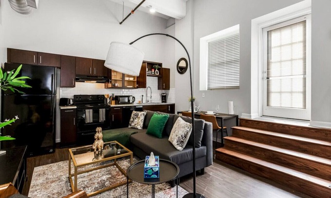 Downtown Kansas City Apartment | Comfy 1BR Near Arrowhd & TMobile Parking, Rooftop