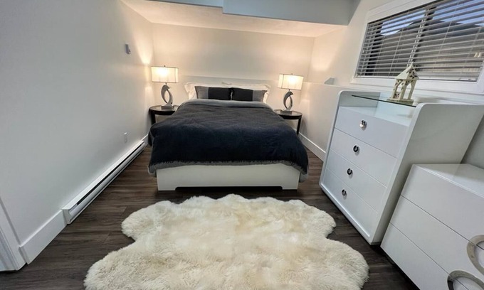 Saskatoon House | Comfy 2-bedroom basement with kitchen/bath for you.