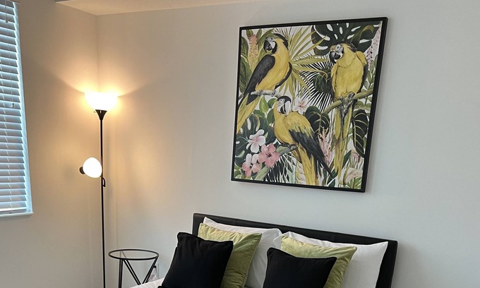 SilverLakes Condo | Comfy Chic Town Home
