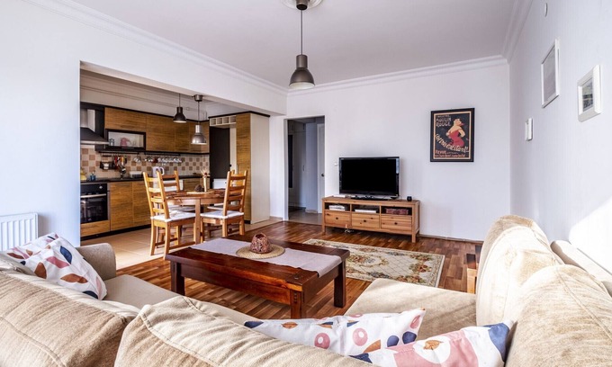 Pendik Apartment | Comfy Flat Close to Viaport Asia Shopping Mall