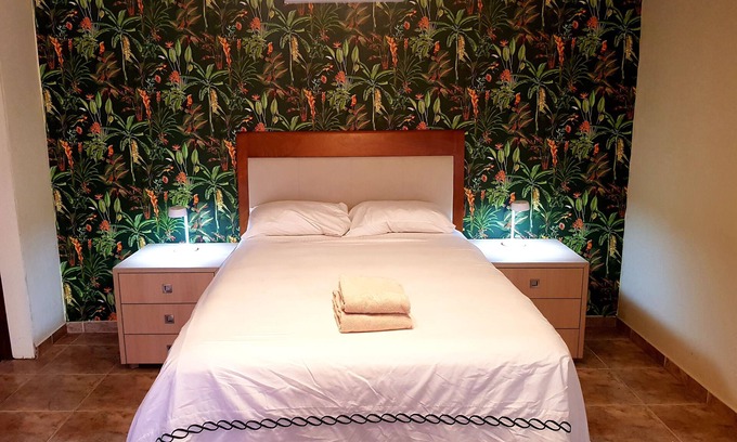Seru Mahuma Cabin | Comfy Hotel Room at Island House Curacao close to Curacao International Airport.