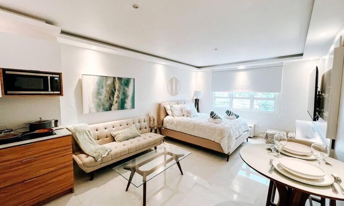 Isla Grande Apartment | Comfy Modern Studio Apt @ San Juan Distrito T-Mobile