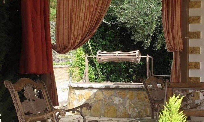 Marathopoli Apartment | Comfy nest in a garden, 1,5km to the sandy beach