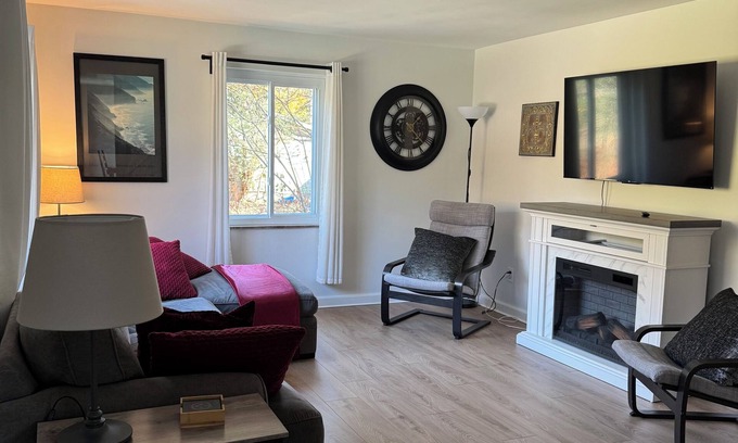 Verona House | Comfy three bedroom home near Pitt, CMU and downtown PGH attractions