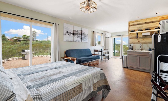 Tombstone Cabin | Comfy West Cabin nestled in Tombstone's Historic District! Pet Friendly!