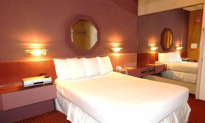 Commack Hotel | Commack Inn