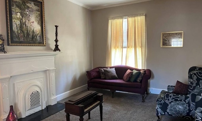 Selma Apartment | Complete your historical tour of Selma by living in an 1862 antebellum home.