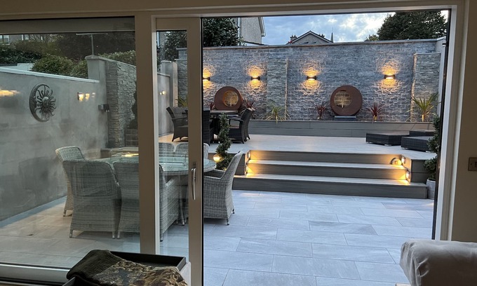Cork House | Completely furnished 3 big bedroom 2,5 bathroom show house , cleaner incl ,
