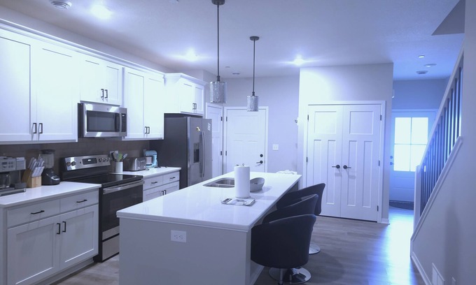Rochester House | Completely Modern Furnished Private House Near Mayo Clinic