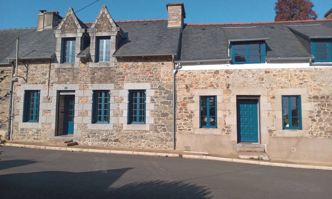 Gommenec'h House | Completely renovated typical Breton house, all comforts, close to the sea