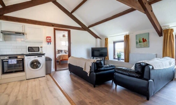 Widemouth Bay House | Complex of 3 Coastal Cottages nr Bude - Sleeps 14