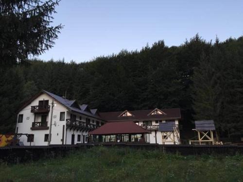 Traisteni House | Conacul Dascalu