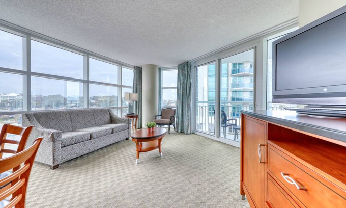 Downtown Myrtle Beach Condo | Condo ∙ 2 bedrooms ∙ 6 guests