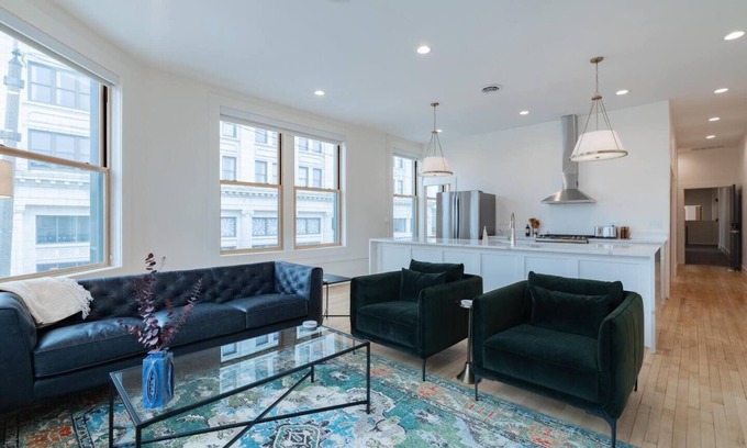 Van Buren Condo | Condo A Gallery Suite - Downtown Marion