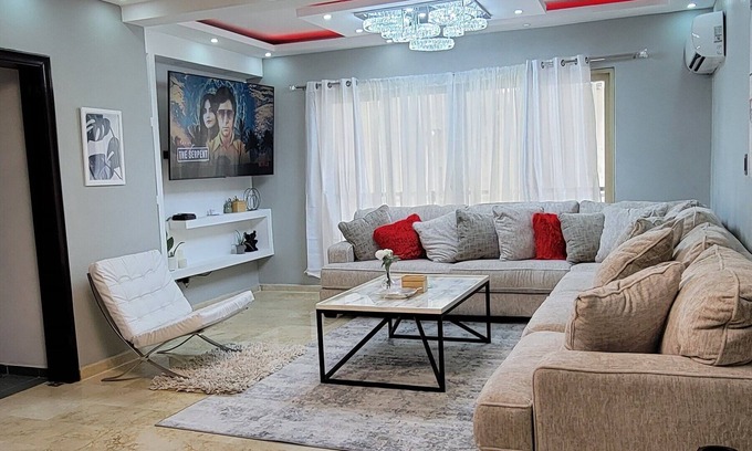La Arboleda Condo | Condo, clinics