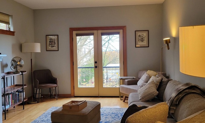 Corbett - Terwilliger - Lair Hill Condo | Condo in the heart of SW Portland