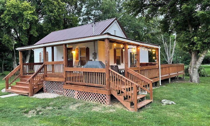 Grafton House | Confluence Cabin Grafton, IL