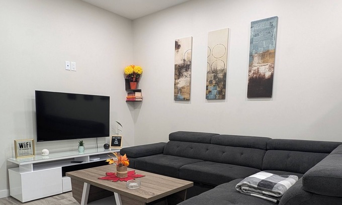 Saskatoon House | Confortable brand-new 1-bedroom close to downtownnn