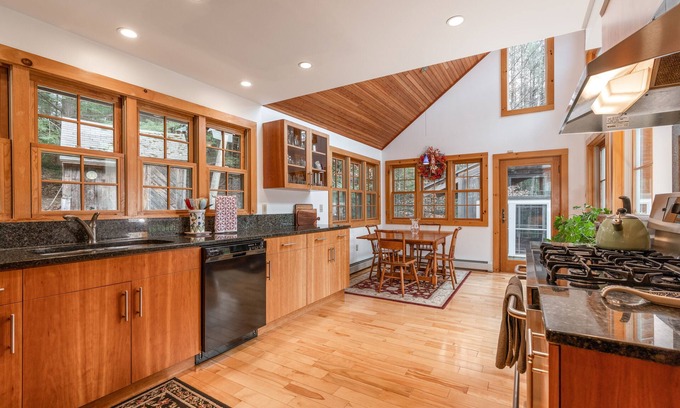 White River Junction House | Contemporary Upper Valley vacation rental w/10 acres of private land