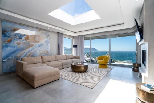 Froggy Farm Apartment | Contemporary 2 Bedroom apt with Indian Ocean Views