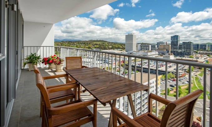 Phillip Apartment | Contemporary City Escape Phillip ACT