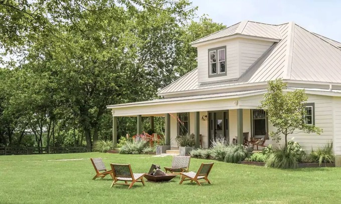Lockhart House | Contemporary Country Farmhouse in Lockhart Texas