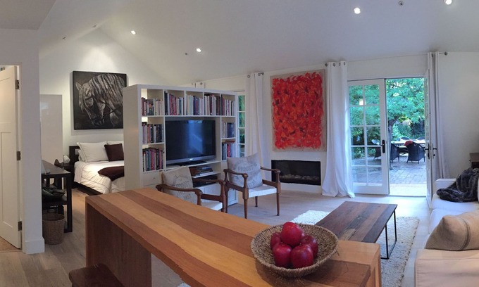 Healdsburg Cottage | Contemporary Designer Cottage, Garden View, 3 Blocks From From The Plaza
