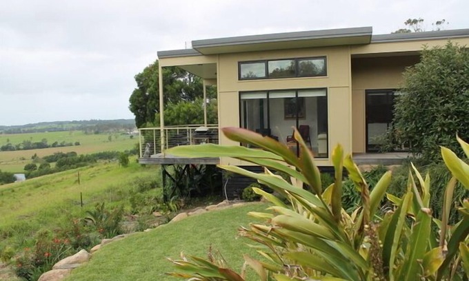 Croobyar House | Contemporary stylish luxury retreat featuring passive solar design + wood heater