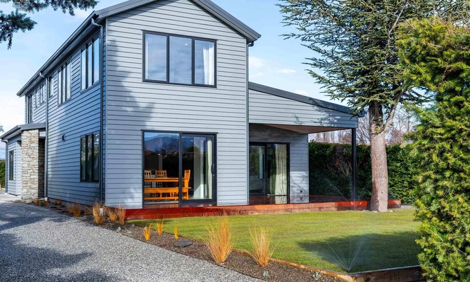 Albert Town House | Contemporary Thyme Cottage