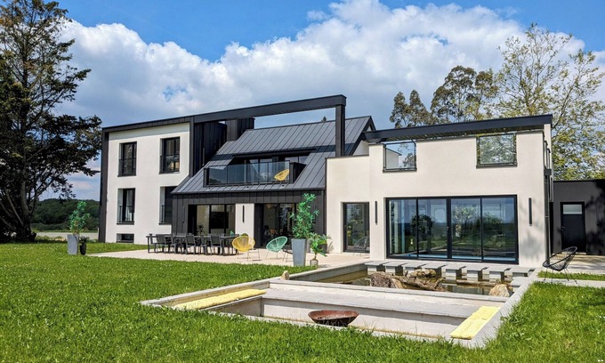 Laille Villa | Contemporary villa 5* - 14p - Indoor pool & Cinema - Rennes