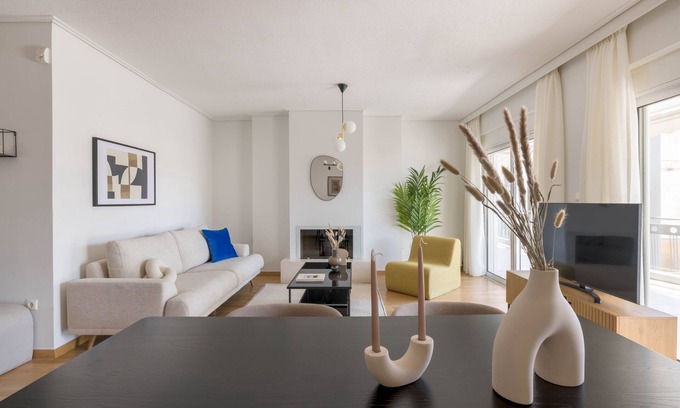 Khalandrion Apartment | Convenient 3BR Apartment in Chalandri