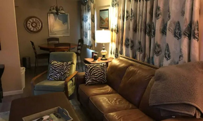 Irving Condo | Convenient Condo near Airport