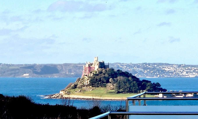 Marazion House | Convenient located. Bright, Spacious , Amazing View Of St Michaels Mount and Sea