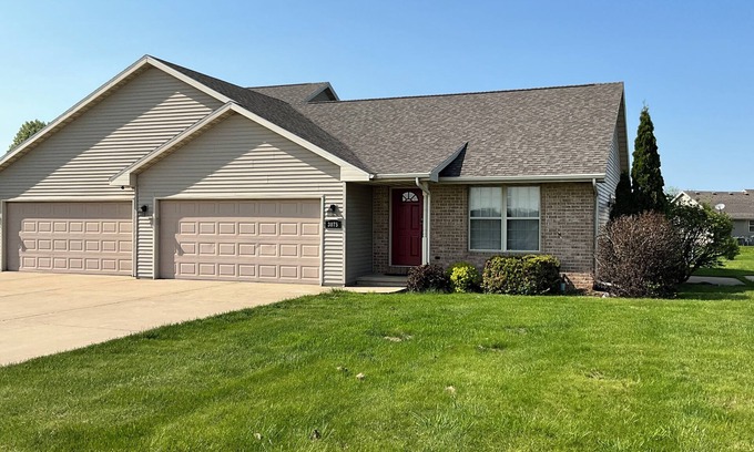 Green Bay House | Convenient to Green Bay's beltline where you can get anywhere in 15 minutes.
