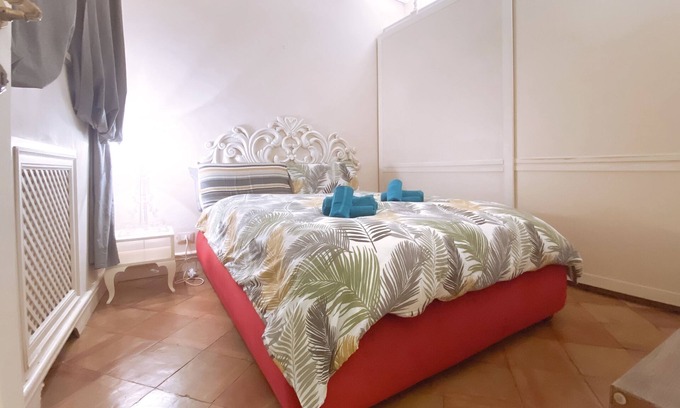 Rione VI Parione Apartment | Cool BDR apartment in the best area of Rome! Piazza Farnese ; Historical Center