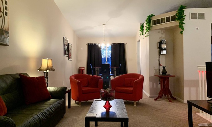 Whittaker House | Cool, Clean and Close to Ann Arbor!