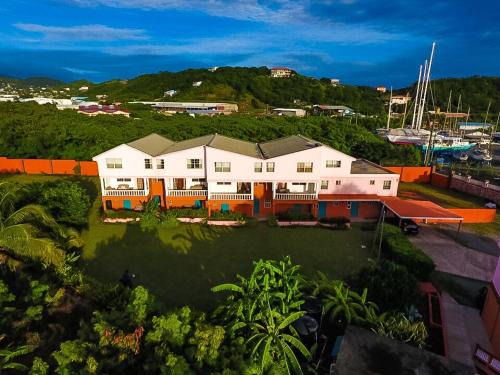 True Blue Apartment | Cool Premier Apts. - Airport/SGU