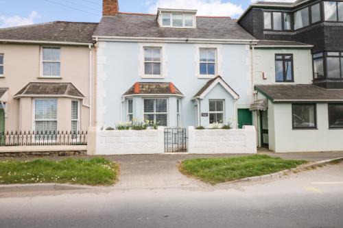 Instow House | Cool Stone Cottage