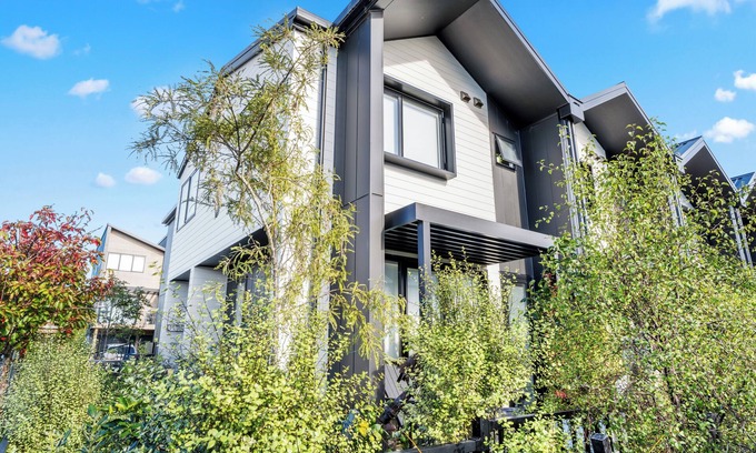 Long Bay House | Coolwaters - Long Bay Private Townhouse