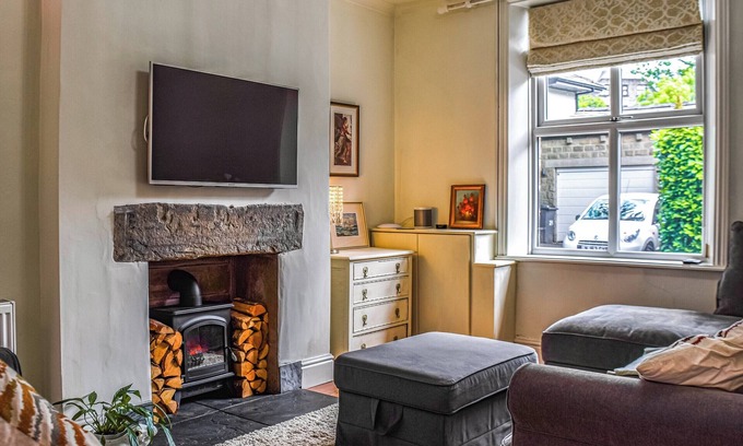 Uppermill Cottage | CoOperative Cottage - UK44502