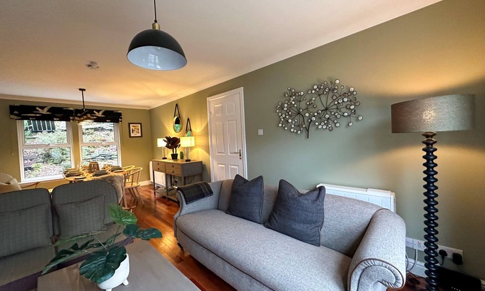 Cairnbaan House | Coorie Neuk - a beautiful cottage overlooking Crinan Canal